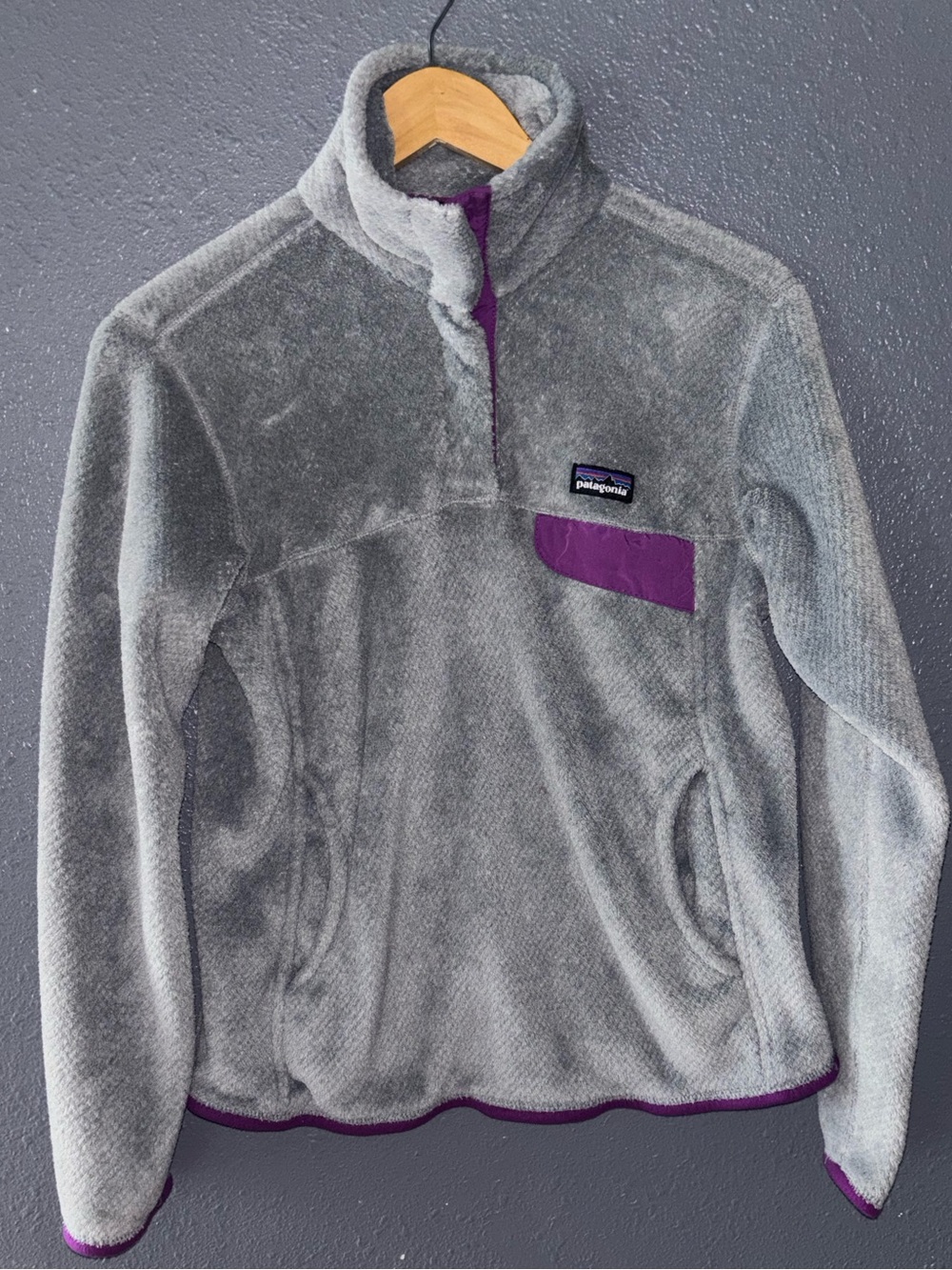 Patagonia Gray Fleece Ladies Pullover with Purple Accents